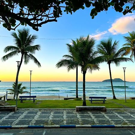 Frente Pro Mar - B - Praia Do Tombo - Beachfront Apartment กัวรูจา ภายนอก รูปภาพ